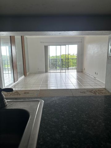 13707 Kendale Lakes Circle Ph13, Miami, FL 33183