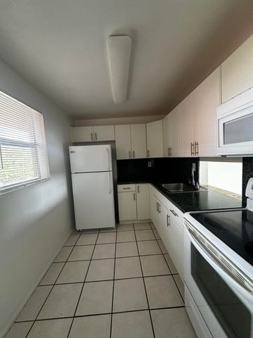 13707 Kendale Lakes Circle Ph13, Miami, FL 33183