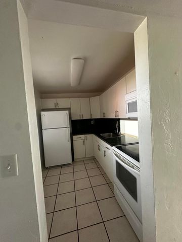 13707 Kendale Lakes Circle Ph13, Miami, FL 33183