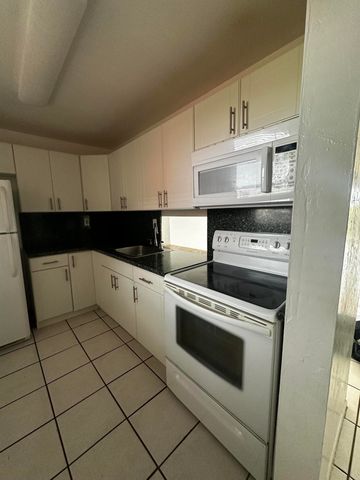 13707 Kendale Lakes Circle Ph13, Miami, FL 33183