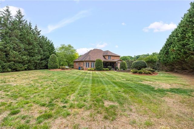 2511 Hillsdale Forest Court, Summerfield, NC 27358