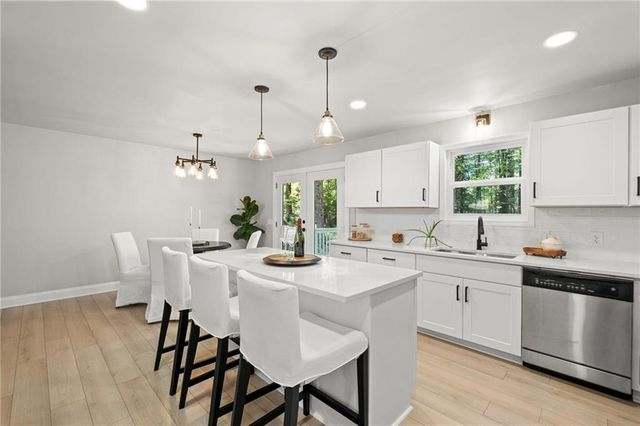 217 Holly Creek Way, Woodstock, GA 30188