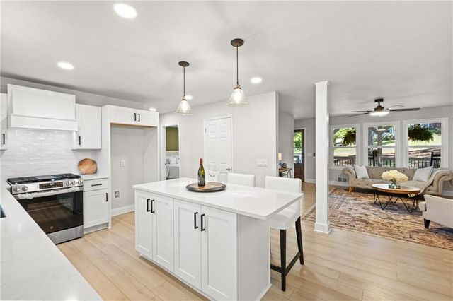 217 Holly Creek Way, Woodstock, GA 30188