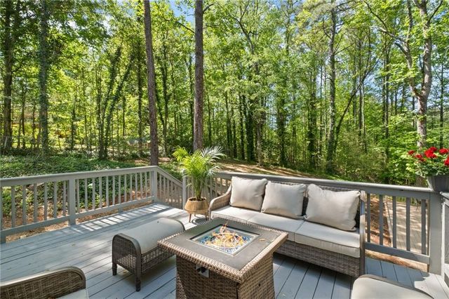 217 Holly Creek Way, Woodstock, GA 30188