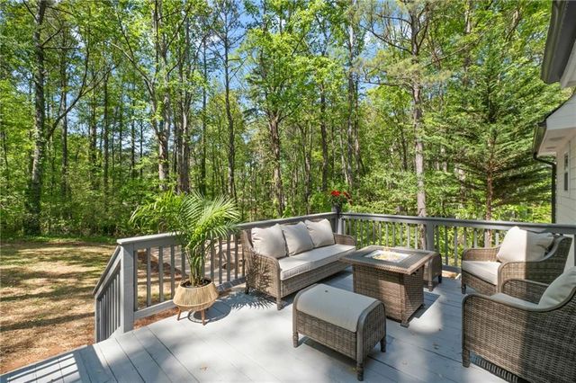 217 Holly Creek Way, Woodstock, GA 30188