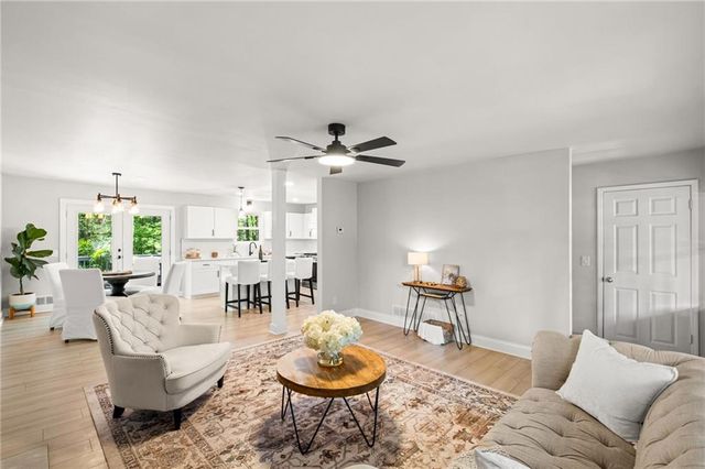 217 Holly Creek Way, Woodstock, GA 30188