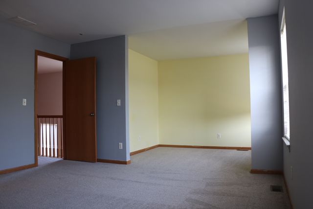 379 Reston Circle, Romeoville, IL 60446