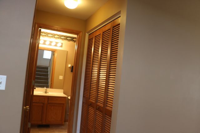 379 Reston Circle, Romeoville, IL 60446