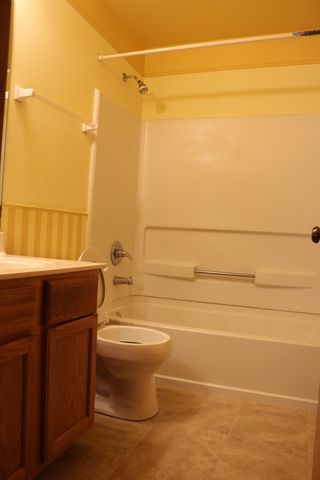 379 Reston Circle, Romeoville, IL 60446