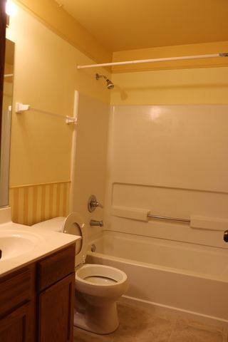 379 Reston Circle, Romeoville, IL 60446