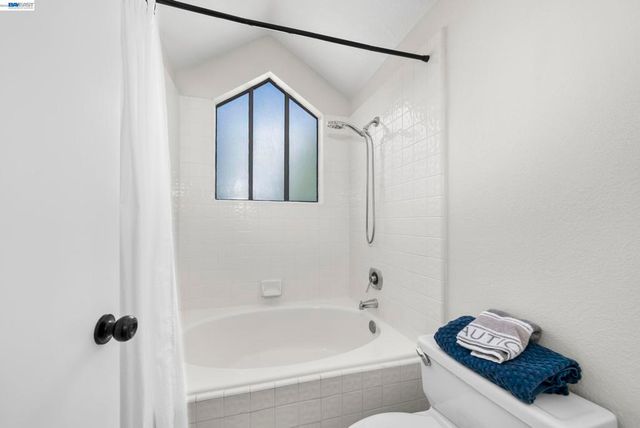 18 Gazania Ter, Fremont, CA 94536
