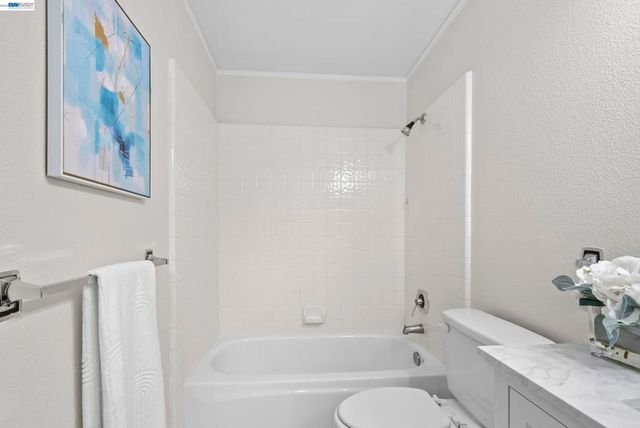 18 Gazania Ter, Fremont, CA 94536