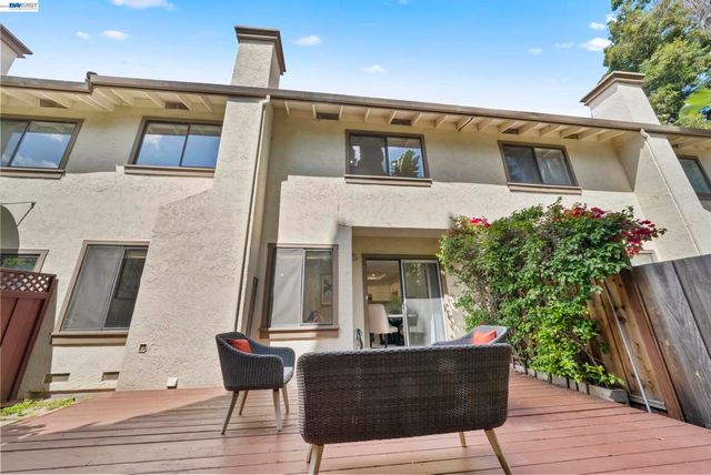 18 Gazania Ter, Fremont, CA 94536