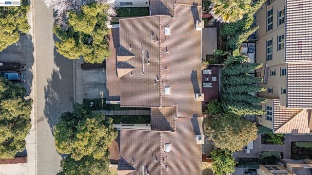 18 Gazania Ter, Fremont, CA 94536