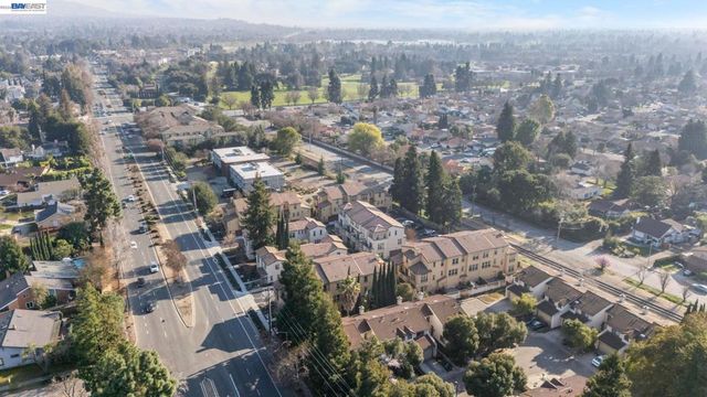 18 Gazania Ter, Fremont, CA 94536