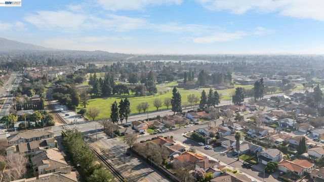 18 Gazania Ter, Fremont, CA 94536