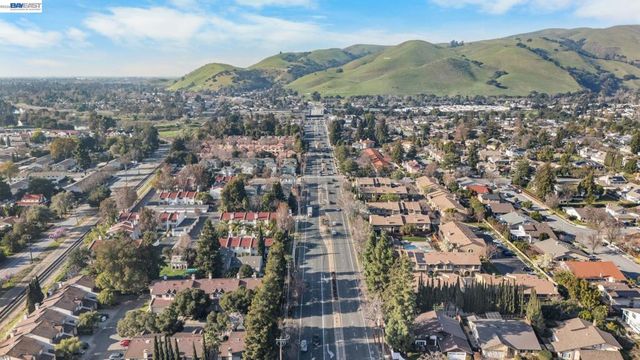18 Gazania Ter, Fremont, CA 94536