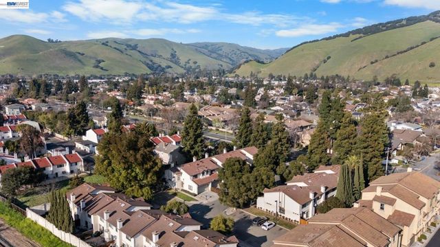 18 Gazania Ter, Fremont, CA 94536