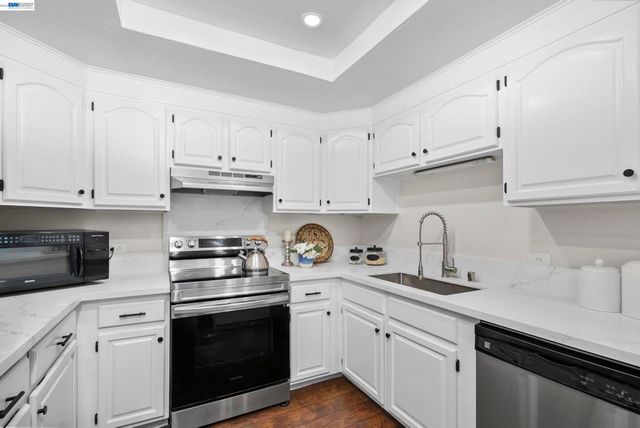18 Gazania Ter, Fremont, CA 94536