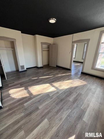 713 N 6TH Street, Quincy, IL 62301