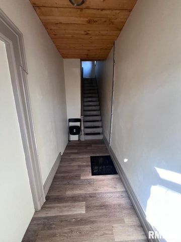 713 N 6TH Street, Quincy, IL 62301