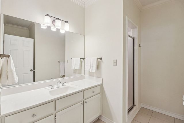 1904 N Summit Ridge Dr, Kerrville, TX 78028