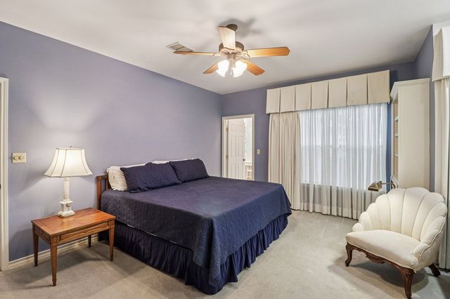 1904 N Summit Ridge Dr, Kerrville, TX 78028