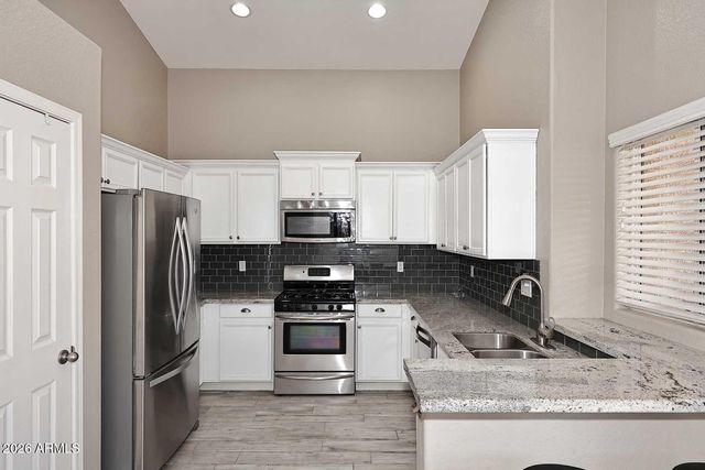 8212 W BEHREND Drive, Peoria, AZ 85382