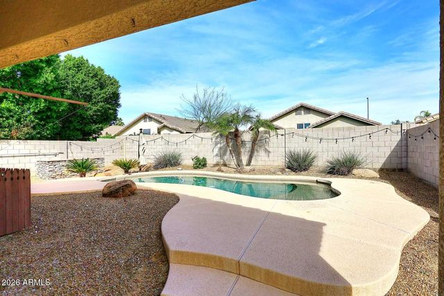 8212 W BEHREND Drive, Peoria, AZ 85382