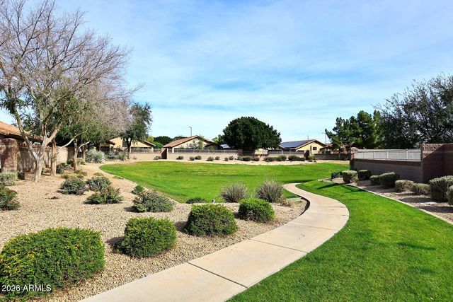 8212 W BEHREND Drive, Peoria, AZ 85382