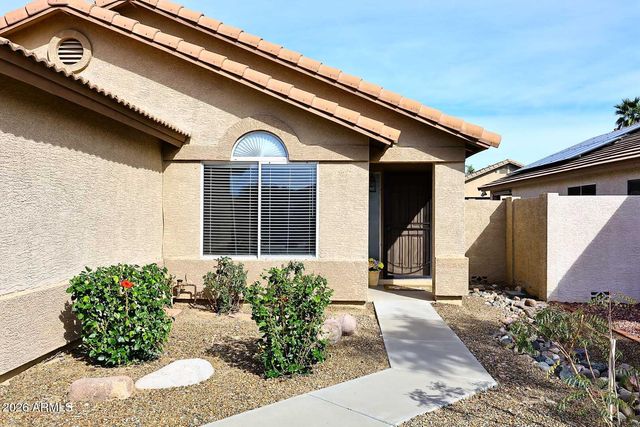 8212 W BEHREND Drive, Peoria, AZ 85382