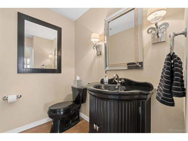 8571 Colonial Dr, Lone Tree, CO 80124
