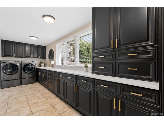 8571 Colonial Dr, Lone Tree, CO 80124