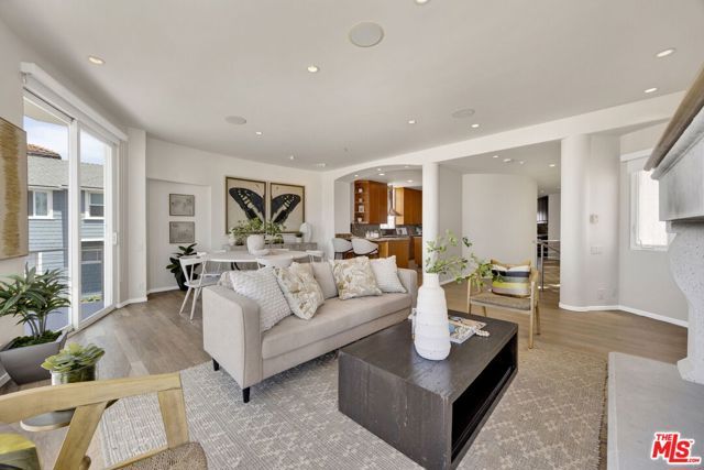 7019 E Seaside Walk, Long Beach, CA 90803