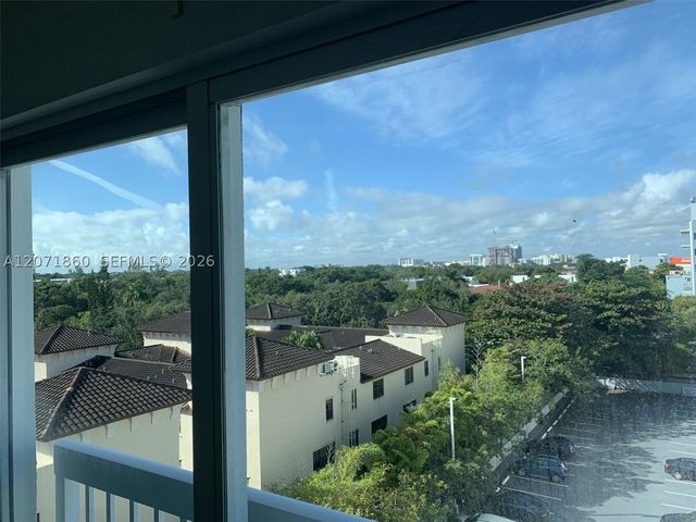 2740 SW 28th Ter 206, Miami, FL 33133