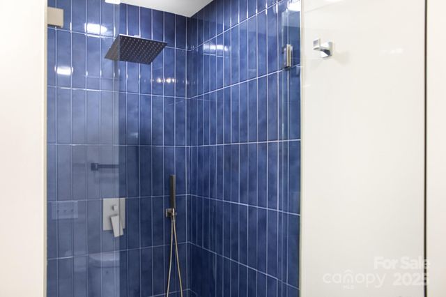 631 W Craighead Road, Charlotte, NC 28206