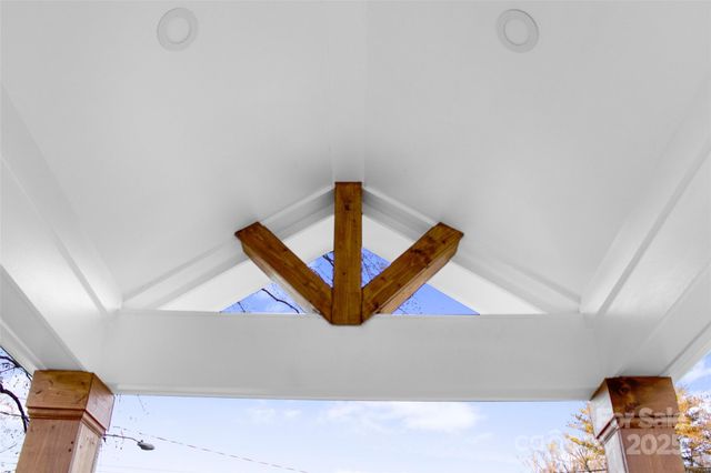 631 W Craighead Road, Charlotte, NC 28206