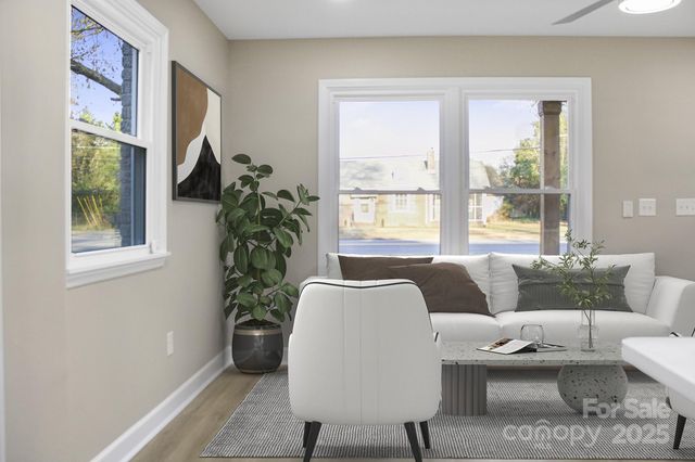 631 W Craighead Road, Charlotte, NC 28206