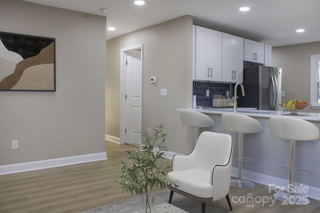 631 W Craighead Road, Charlotte, NC 28206