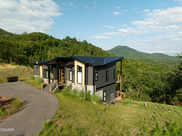 1536 Mountain Ash Way, Sevierville, TN 37876