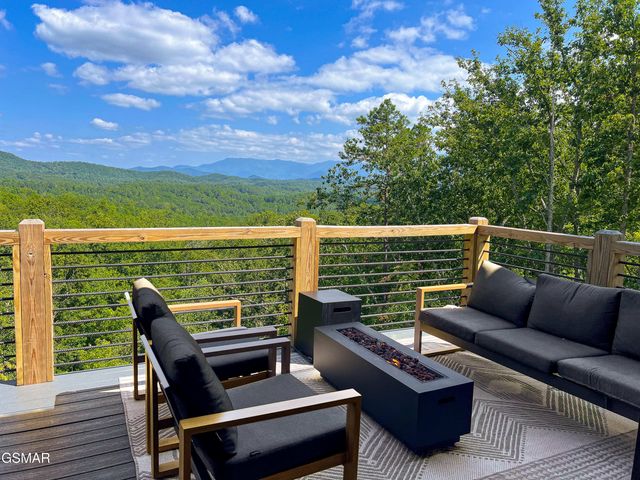 1536 Mountain Ash Way, Sevierville, TN 37876