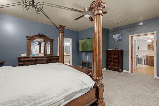4 Ann St, Carnegie, PA 15106