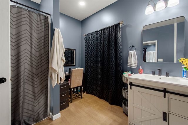 4 Ann St, Carnegie, PA 15106