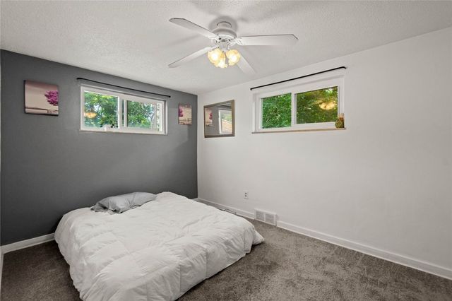 4 Ann St, Carnegie, PA 15106