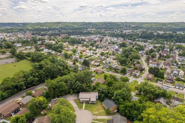 4 Ann St, Carnegie, PA 15106