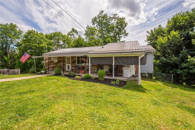 4 Ann St, Carnegie, PA 15106