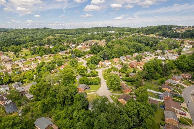 4 Ann St, Carnegie, PA 15106