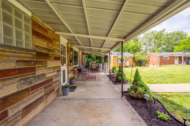 4 Ann St, Carnegie, PA 15106