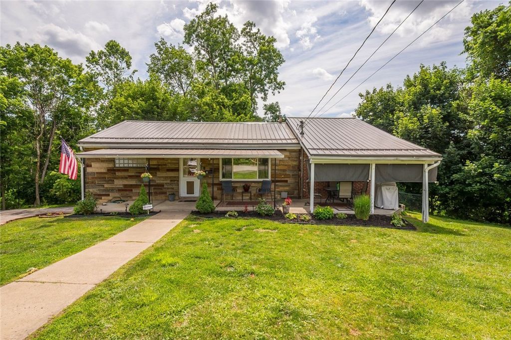 4 Ann St, Carnegie, PA 15106