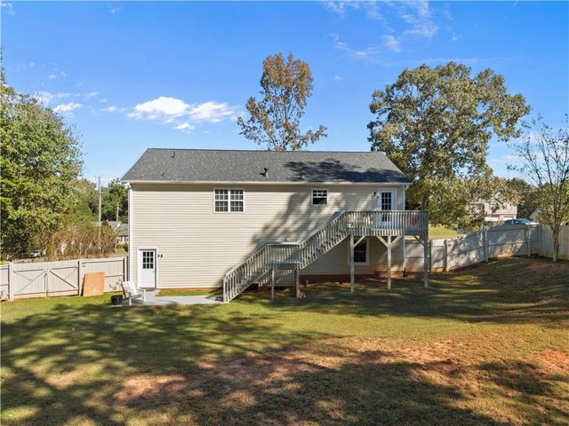 1281 Eagles Nest Circle, Carrollton, GA 30116